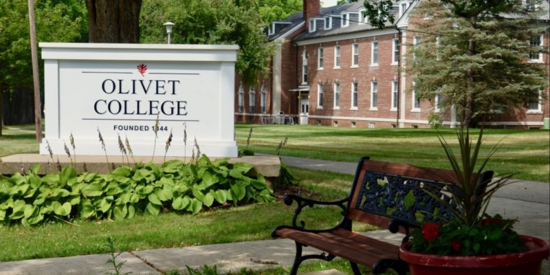 The Olivet College USA Scholarship Program: The MAS and the Olivet College ADVANTAGE Scholarship